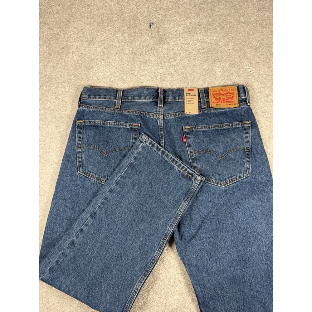 Levi's 505 Men's Jeans 38x30 Med. wash Regular Fit Extra Room Straight Leg NWT